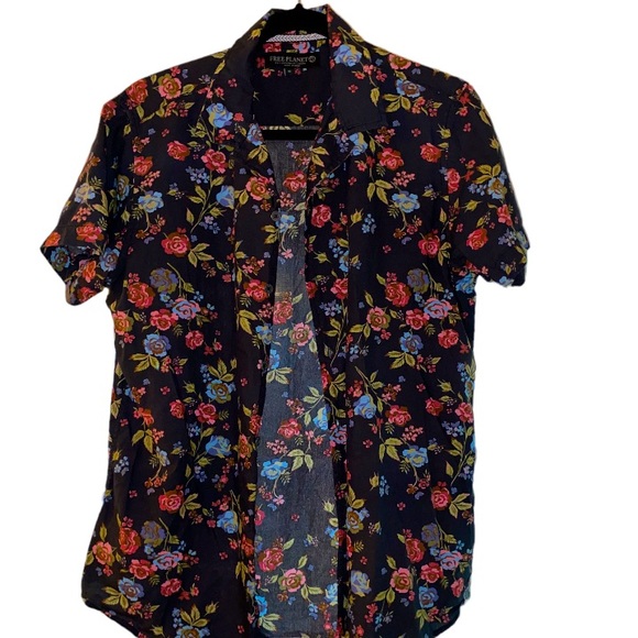 Free Planet button down short sleeve shirt - Picture 1 of 5